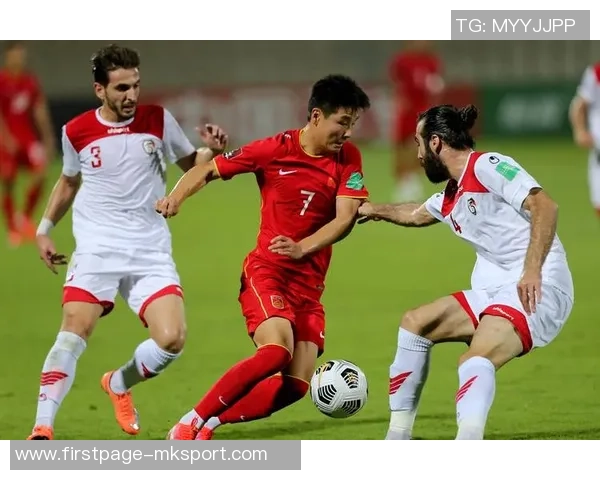 12强赛激战叙利亚对阵伊朗双方全力争胜展现足球魅力与激情